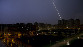 Tormenta eléctrica sobre Gasteiz.