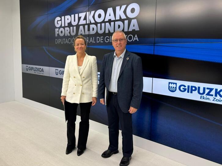 Eider Mendoza y José Ignacio Asensio, en la presentación del plan de inversiones de Bidegi.