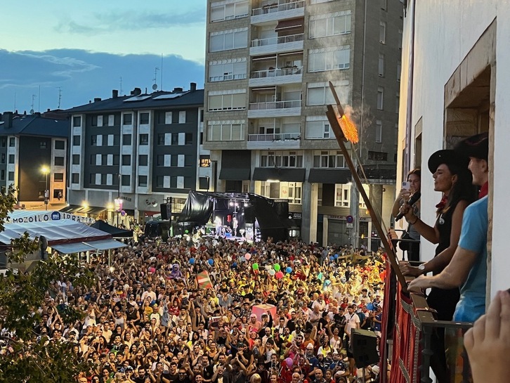 Galdakaoko txupinazoa ostiral iluntzean izango da. Irudian, pasa den urtekoa.