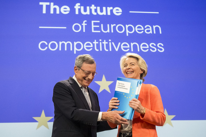 Mario Draghi y Ursula von der Leyen durante la presentación del informe