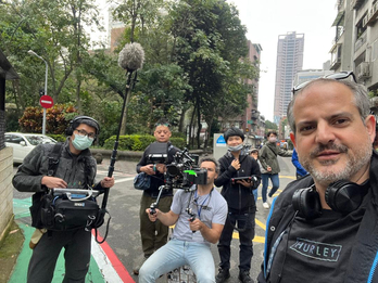 Pedro Peira, con parte de su equipo durante la grabación de la película.