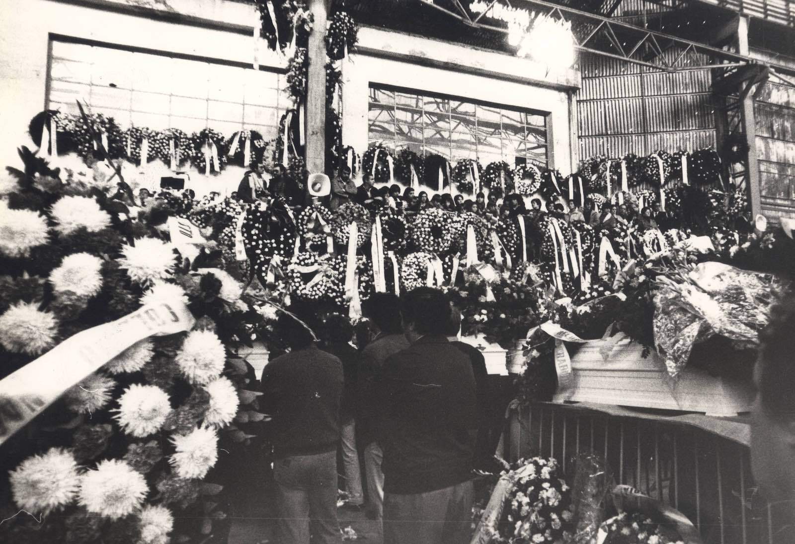 Imagen del funeral, en una nave industrial de la localidad. (Roberto ZARRABEITIA | EGIN)