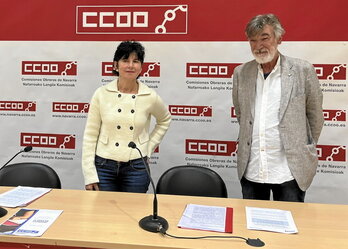 Los responsables de CCOO en Nafarroa Pilar Ruiz y Chechu Rodríguez.