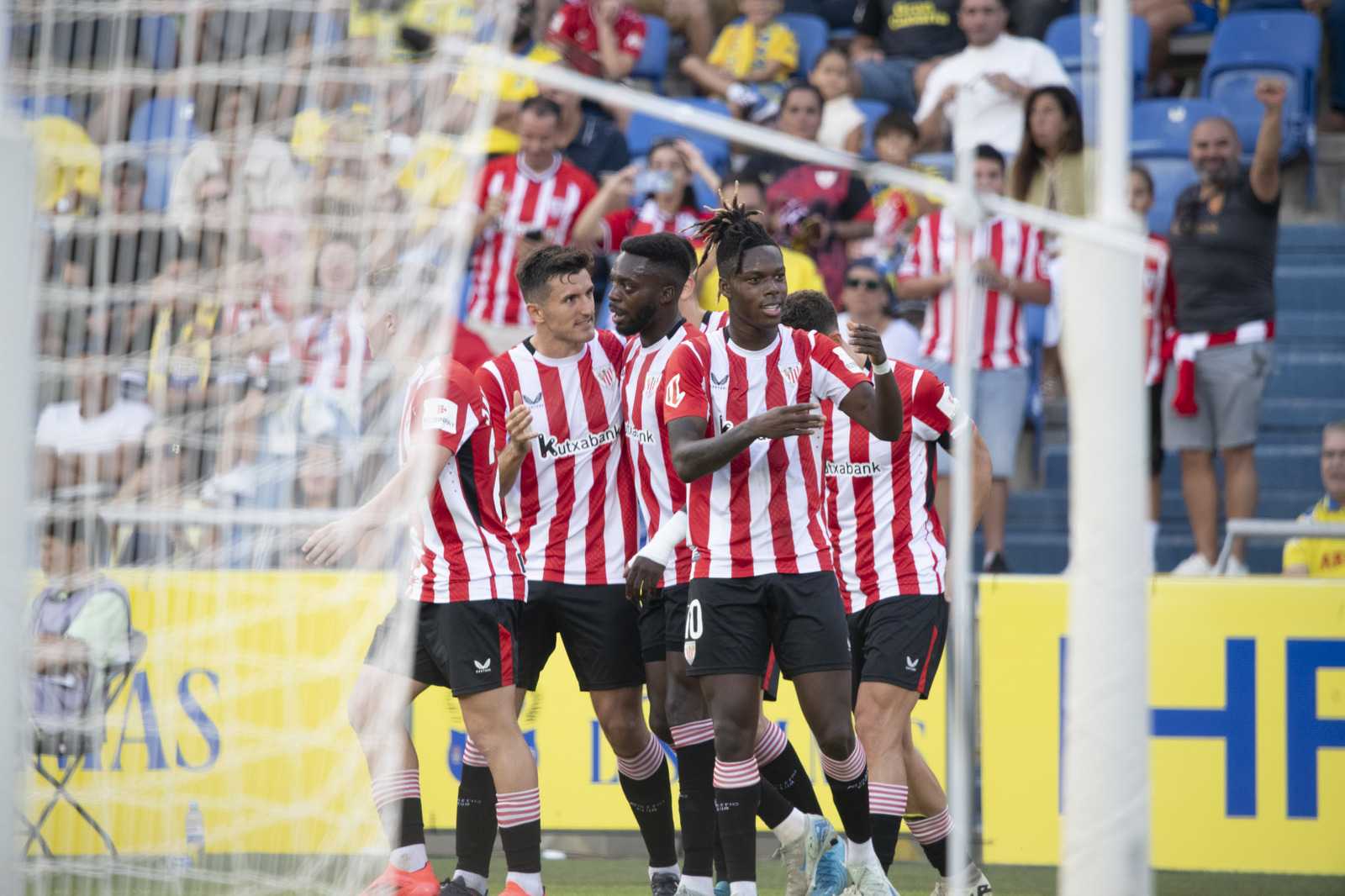 Nico Williams Las Palmasen sartutako gola ospatzen. (Sabrina CEBALLOS / LA OTRA FOTO)