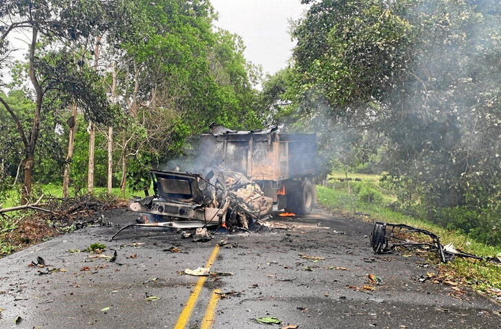 Dos militares murieron y 26 resultaron heridos en un ataque del ELN contra una unidad militar en Arauca.