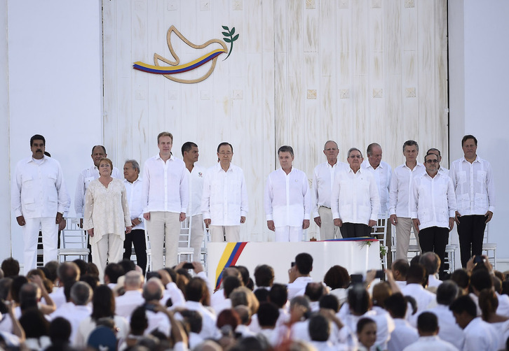 Bake Akordioaren sinadura, 2016ko irailaren 26an Cartagena de Indias-en.