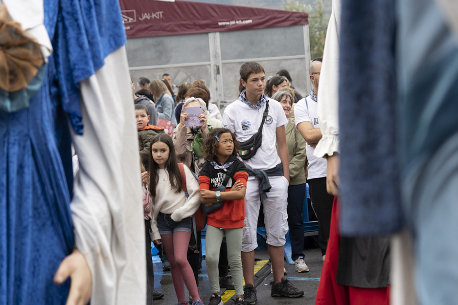 Los congregados no han tenido que sufrir un txupinazo bajo la lluvia.