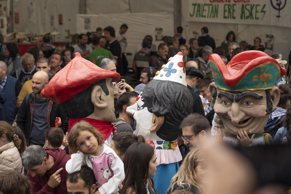 Los kilikis de Alde Zaharra también han hecho acto de presencia en el arranque de San Fermín Txiki.