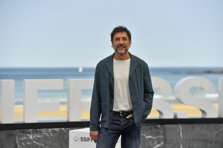 Javier Bardem ha posado para los fotógrafos en las terrazas del Kursaal.