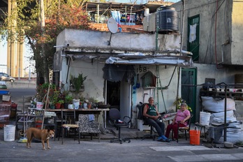 La extensión de la pobreza, reflejada en esta imagen del barrio de Boca, en Buenos Aires.