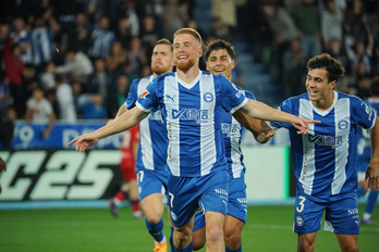 Con un Carlos Vicente como una de sus piezas ofensivas más en forma, el Alavés intentará dar la sorpresa en el Bernabéu.