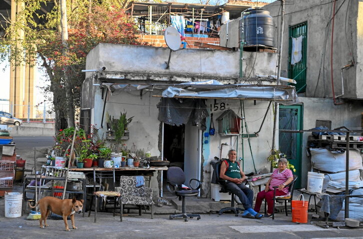 La extensión de la pobreza, reflejada en esta imagen del barrio de Boca, en Buenos Aires.