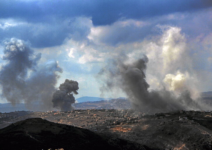 Bombas israelíes en la localidad de Talibeh, en el sur de Líbano.