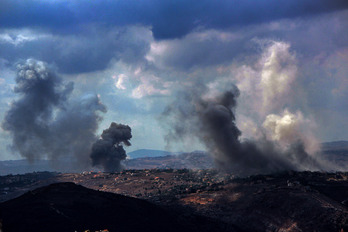 Bombas israelíes en la localidad de Talibeh, en el sur de Líbano.