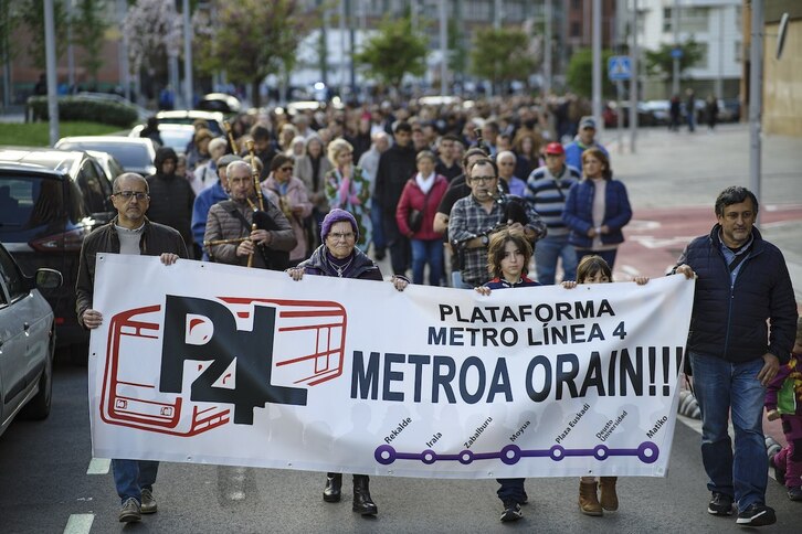 Manifestación vecinal para exigir la línea 4 de metro.