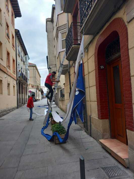 Retirada de las banderolas. 