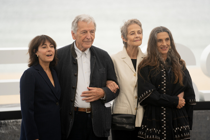 Marilyne Canto, Costa-Gavras, Charlotte Rampling eta Angela Molina.