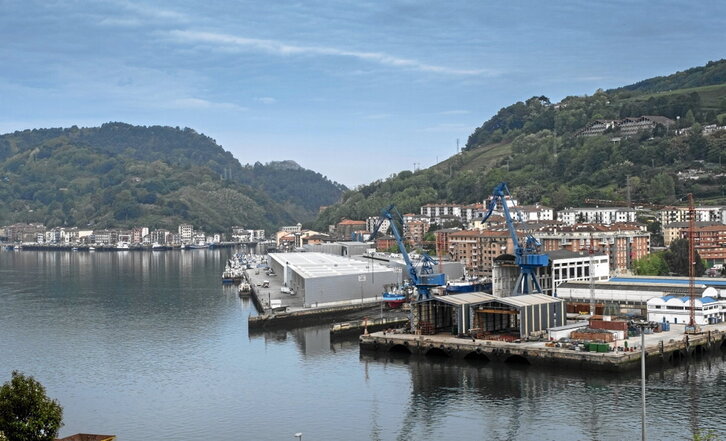 Vista del puerto de Pasaia.