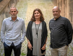 Miguel Alba Rico (izquierda), Itziar Bernaola y Nino Fontán.