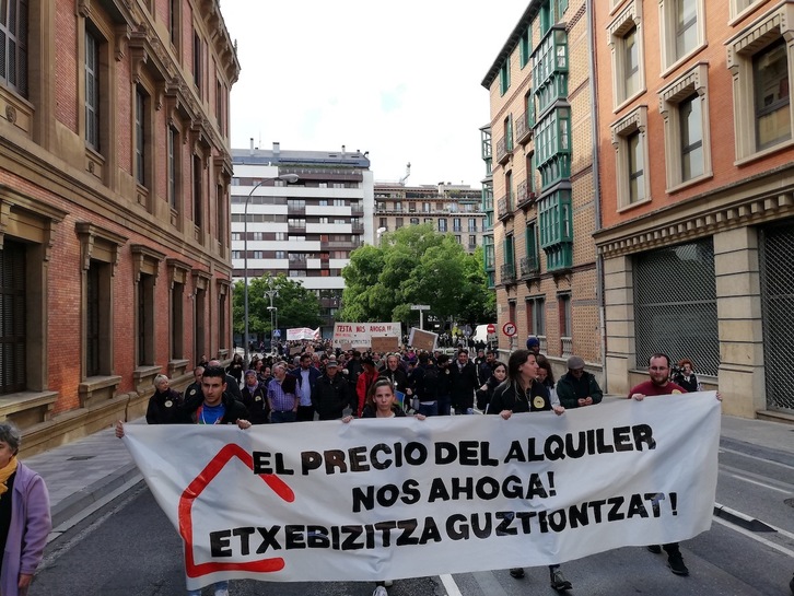 Una movilización en Iruñea para protestar por el elevado precio de los alquileres.