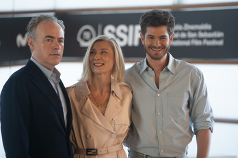 John Crowley, Florence Pugh y Andrew Garfield, director y protagonistas de ‘Vivir el momento’.