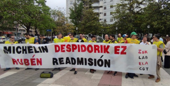 Protesta realizada la semana pasada para denunciar el despido de este trabajador de Michelin Gasteiz.