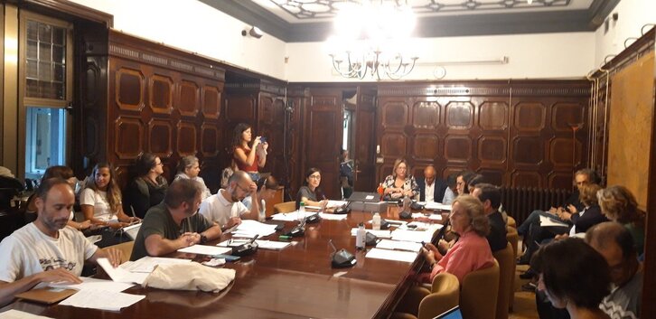 Comisión en el Ayuntamiento de Getxo donde el Gobierno municipal dio explicaciones por el derribo del palacete.