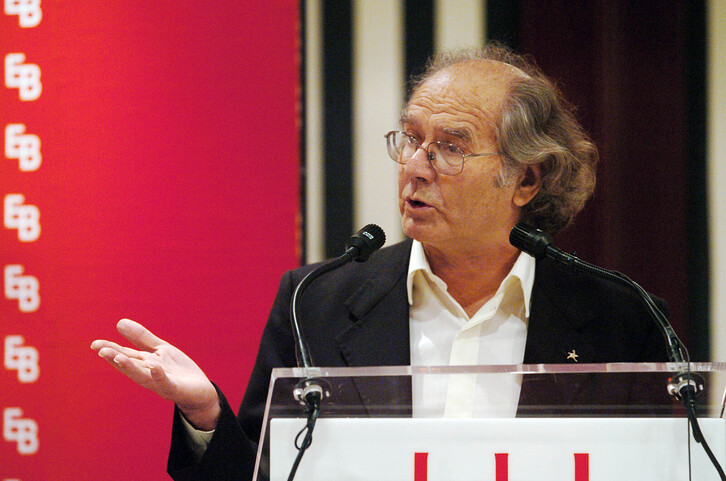 Adolfo Pérez Esquivel, en Euskal Herria en 2007, adonde acudió para el 70º aniversario del bombardeo de Gernika.