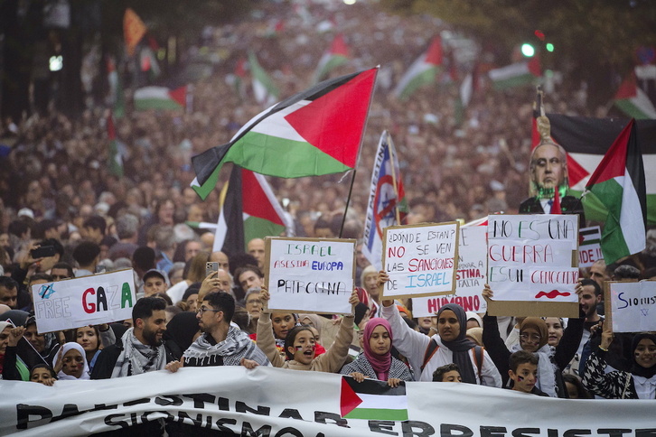 Palestinarekin elkartasuna adierazteko eta Israelen sarraskia salatzeko iazko urriaren 28an Bilbon egin zen manifestazioa.