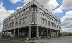 Edificio de la Facultad de Derecho en el campus de Leioa.