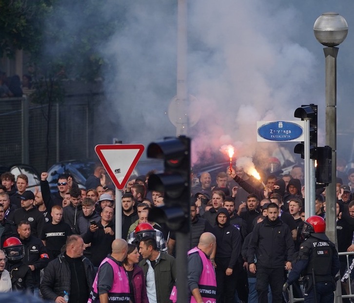 Los ultras del Anderlecht ya pudieron campar a sus anchas por Donostia antes incluso de acudir al Reale Arena.