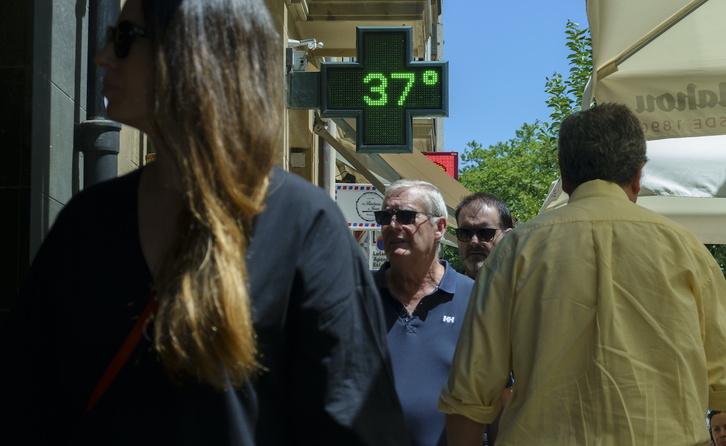 Temperaturas cercanas a 40 grados en Donostia en una ola de calor en julio de 2023.