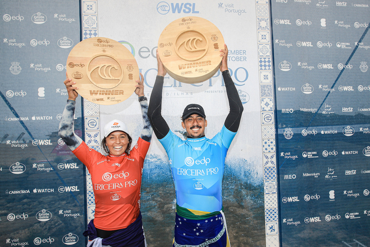  Sally Fitzgibbons eta Samuel Pupo txapeldunak, podiumean.