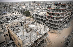 Edificios destruidos en Jan Yunis, en la Franja de Gaza.