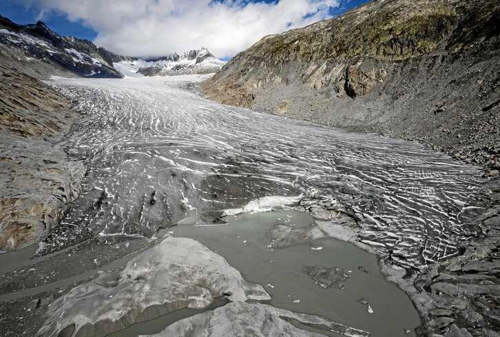 Los glaciares alpinos son de los más castigados. En la foto, el del Ródano.