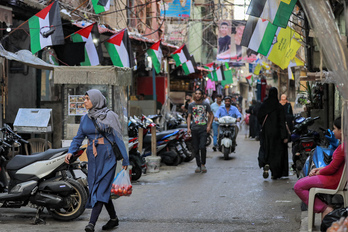 Banderas palestinas en las estrechas calles del campo de refugiados de Shatila, en Beirut.