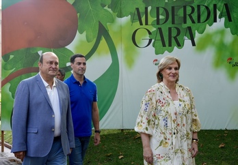 Itxaso Atutxa, en la celebración de los actos del 129 aniversario del PNV, en julio pasado, junto a Ortuzar y Pradales.