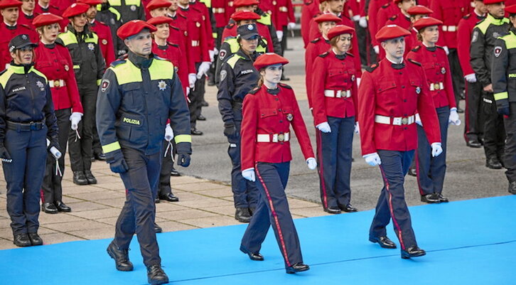 Agentes de la Ertzaintza y policías locales de la promoción de noviembre de 2023.