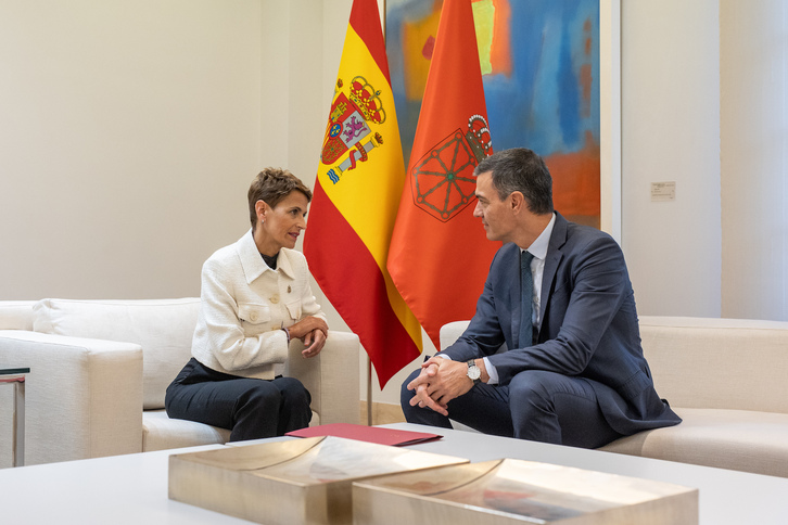 El presidente del Gobierno español, Pedro Sánchez, durante su reunión con la lehendakari de Nafarroa, María Chivite.