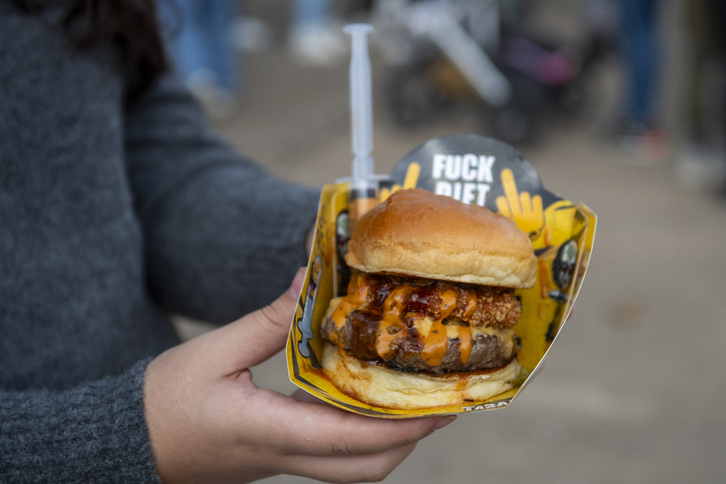 Al menos 20 intoxicados relacionados con la Champions Burger.