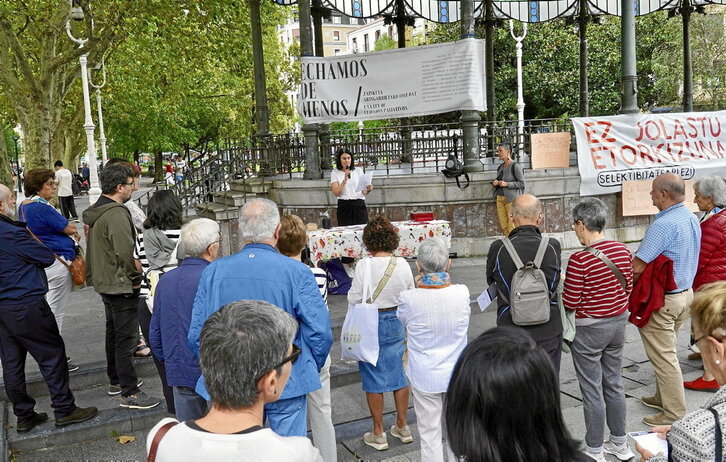 «Faltan botatzen dugu» plataformak Donostian egin zuen agerraldiaren irudia.