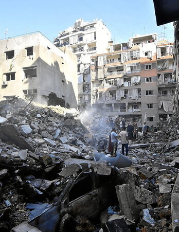 Destrucción causada por un ataque israelí en Beirut.