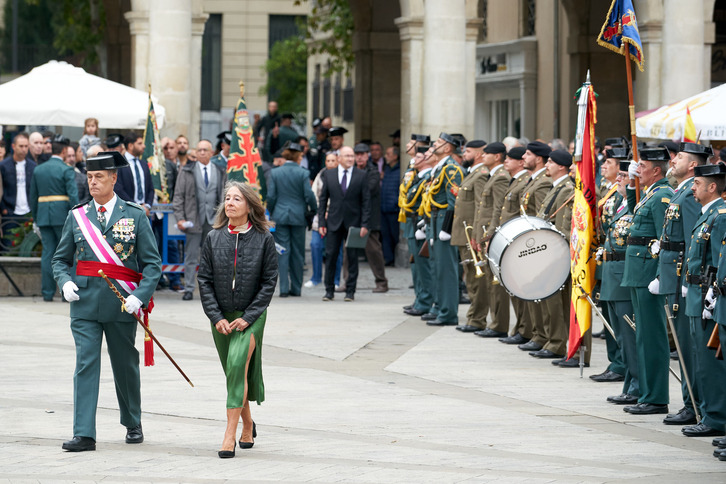 Marisol Garmendia, en el polémico desfile de la Guardia Civil por Gasteiz.