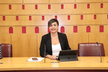 Rocio Vitero, portavoz de EH Bildu en el Ayuntamiento de Gasteiz, en la presentación del acuerdo.