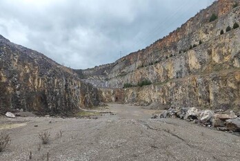 Cantera de Langraiz, cuya actividad preocupa.