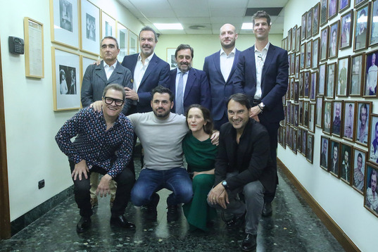 Los responsables de la producción y el elenco de artistas se ha reunido este martes en Bilbo.  