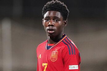 Elijah Gift, con la camiseta de la selección española.