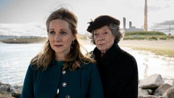 Laura Linney eta Maggie Smith filmeko une batean