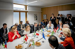 Reunión de la «minicumbre» previa al Consejo, liderada por Meloni y Von der Leyen.