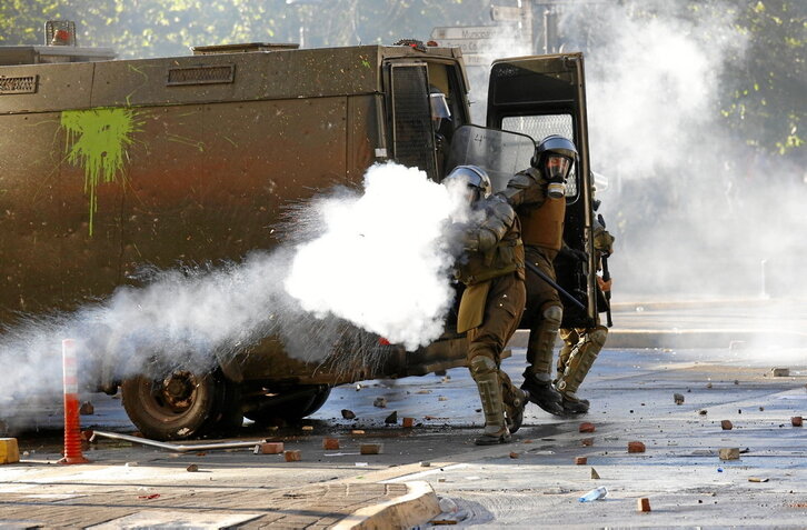 Imagen de archivo de una carga policial el 5 de noviembre de 2019 en Chile.